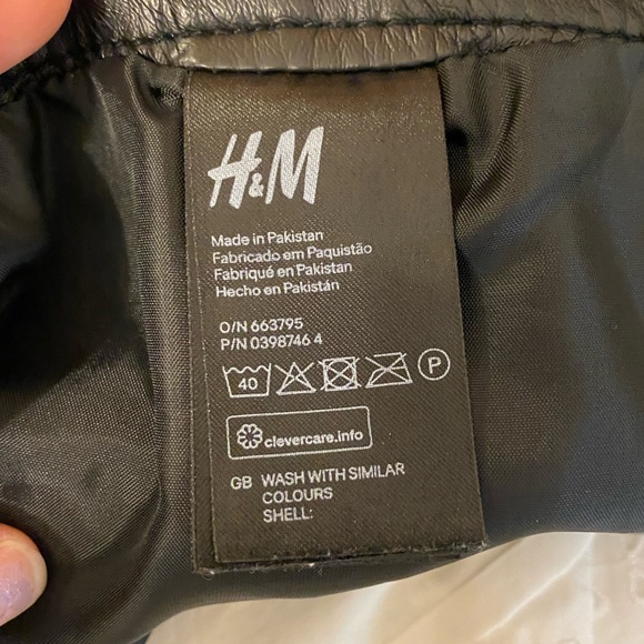 H&M Black Leather Mini Skirt Size 4 - Picture 3 of 4